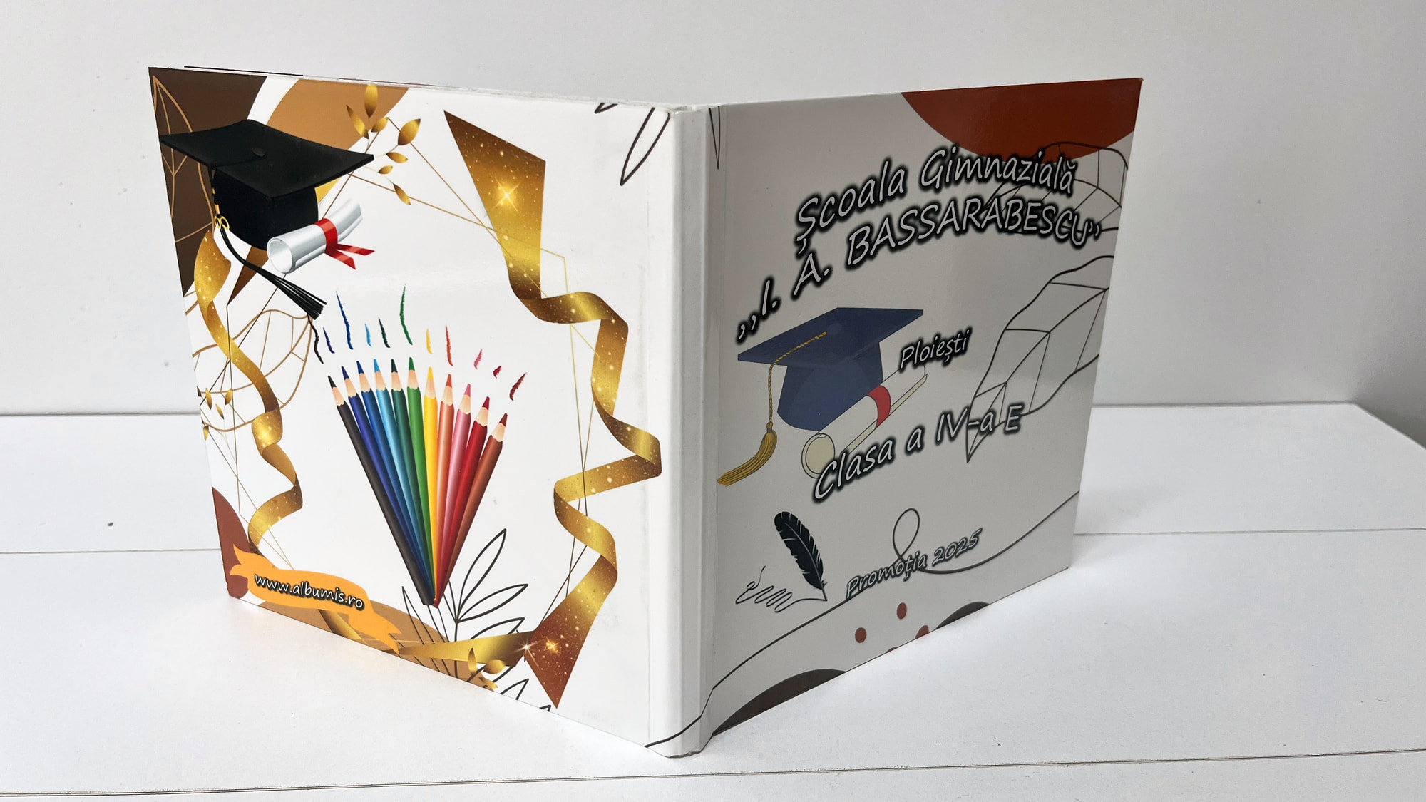 Album de absolvire Clipe — copertă personalizată, model de 170 lei